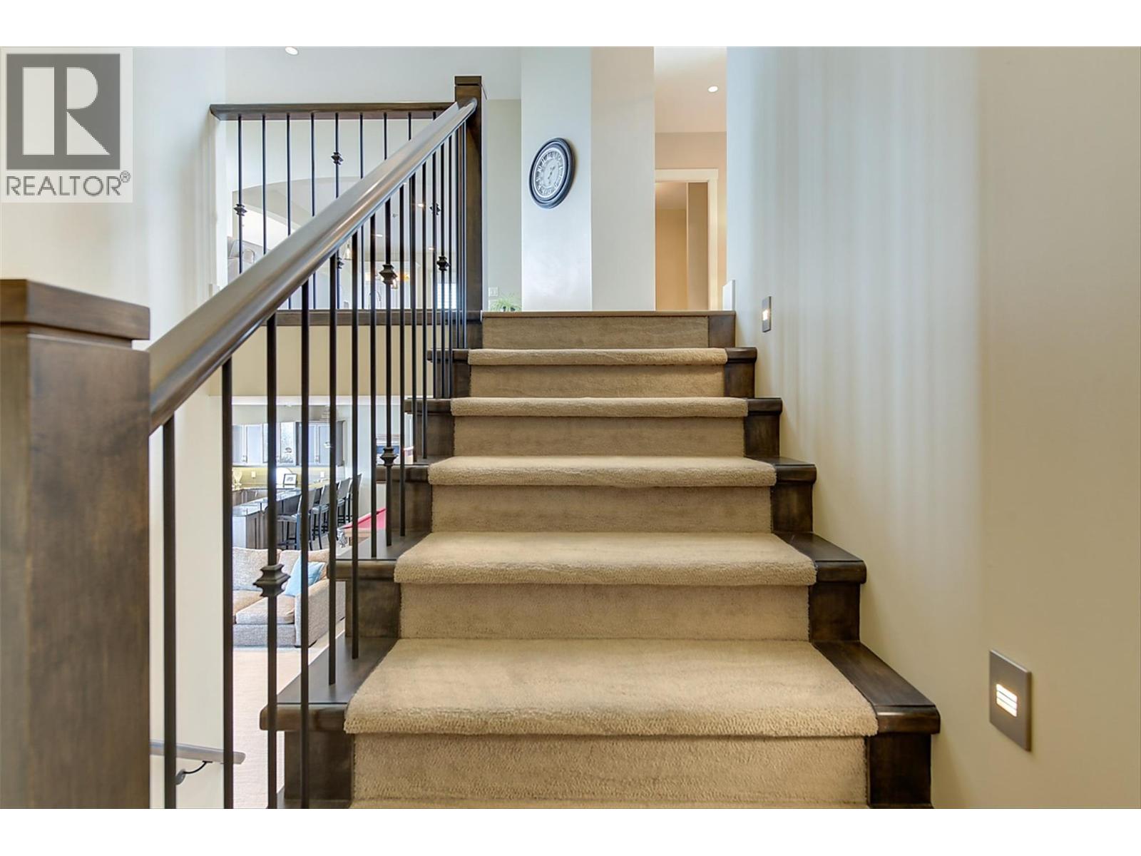  440 Lakepointe Drive, Kelowna