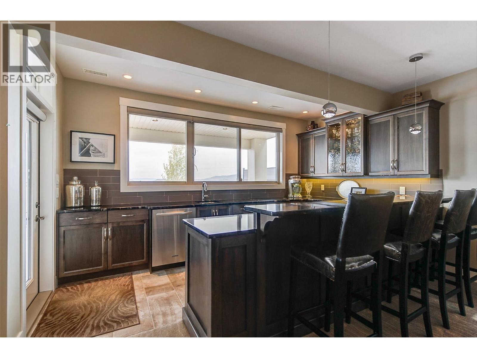  440 Lakepointe Drive, Kelowna