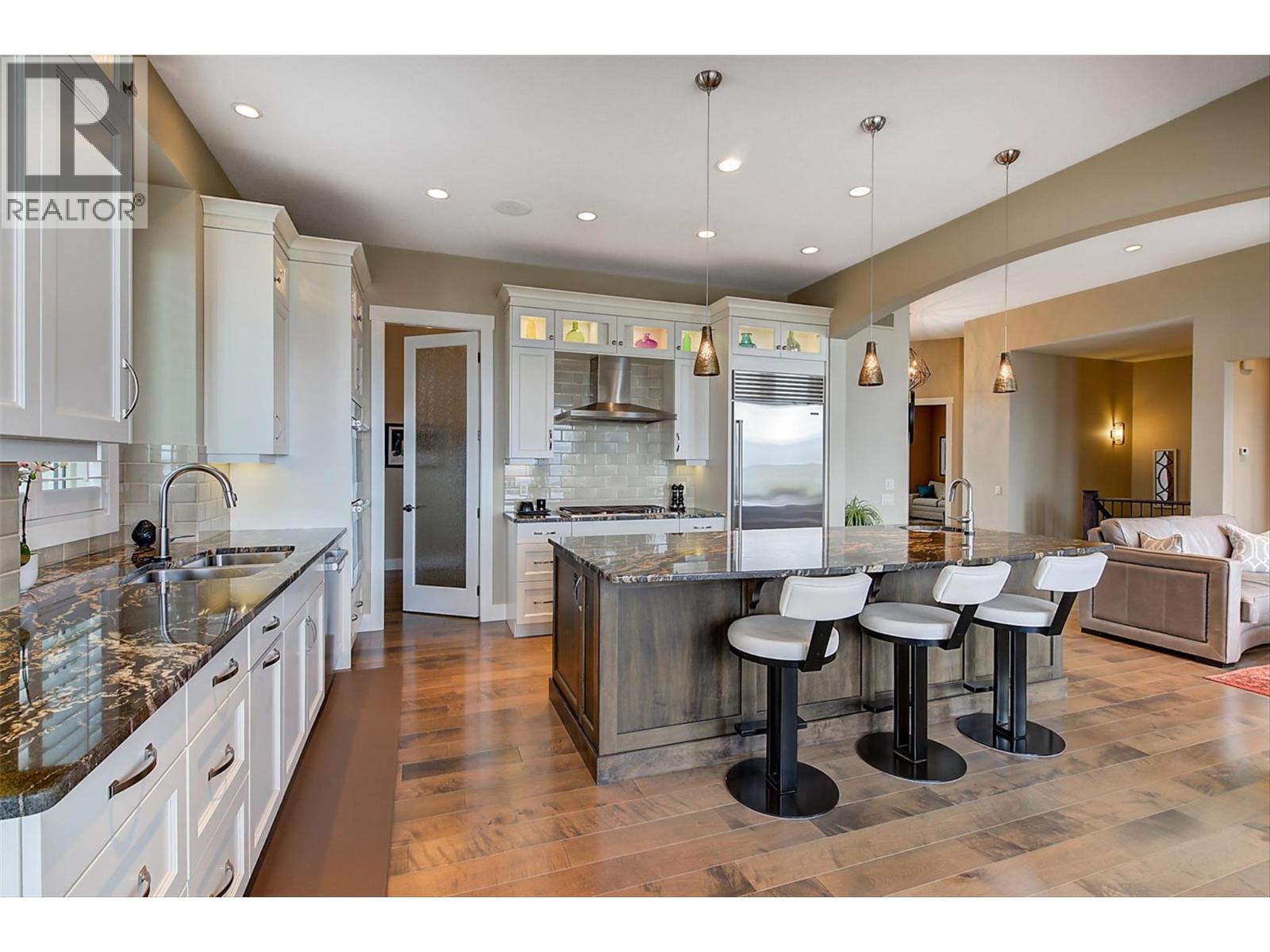  440 Lakepointe Drive, Kelowna