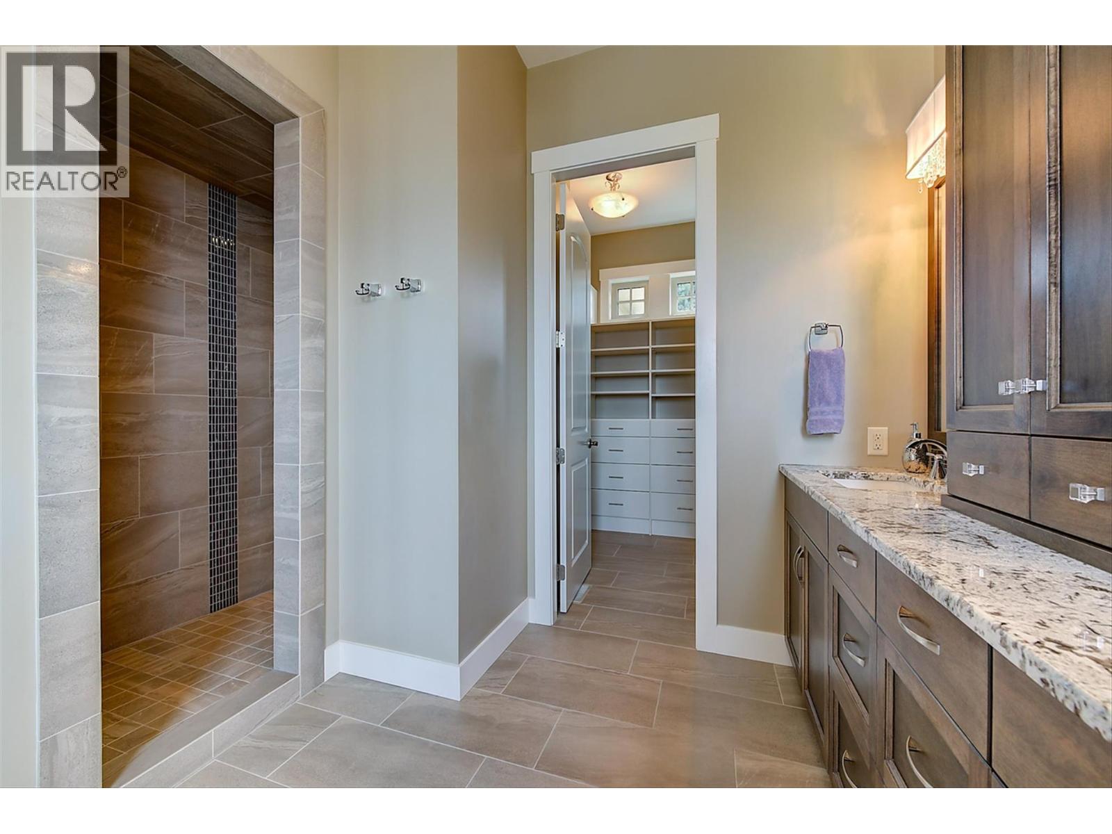  440 Lakepointe Drive, Kelowna
