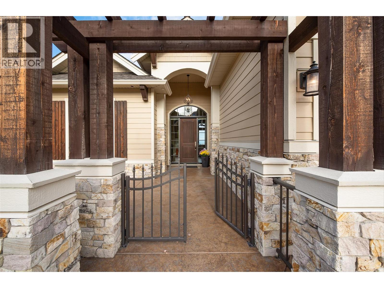  440 Lakepointe Drive, Kelowna