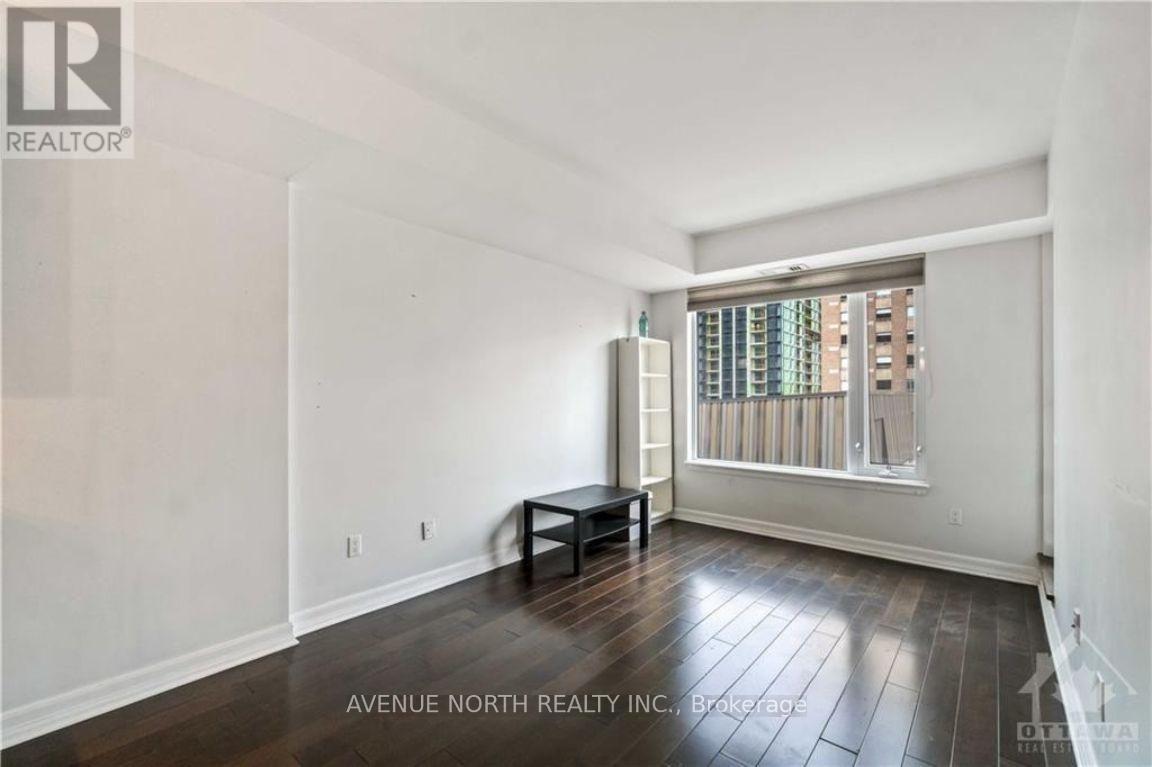 Photo 4 of 511 238 Besserer Street, Ottawa ON