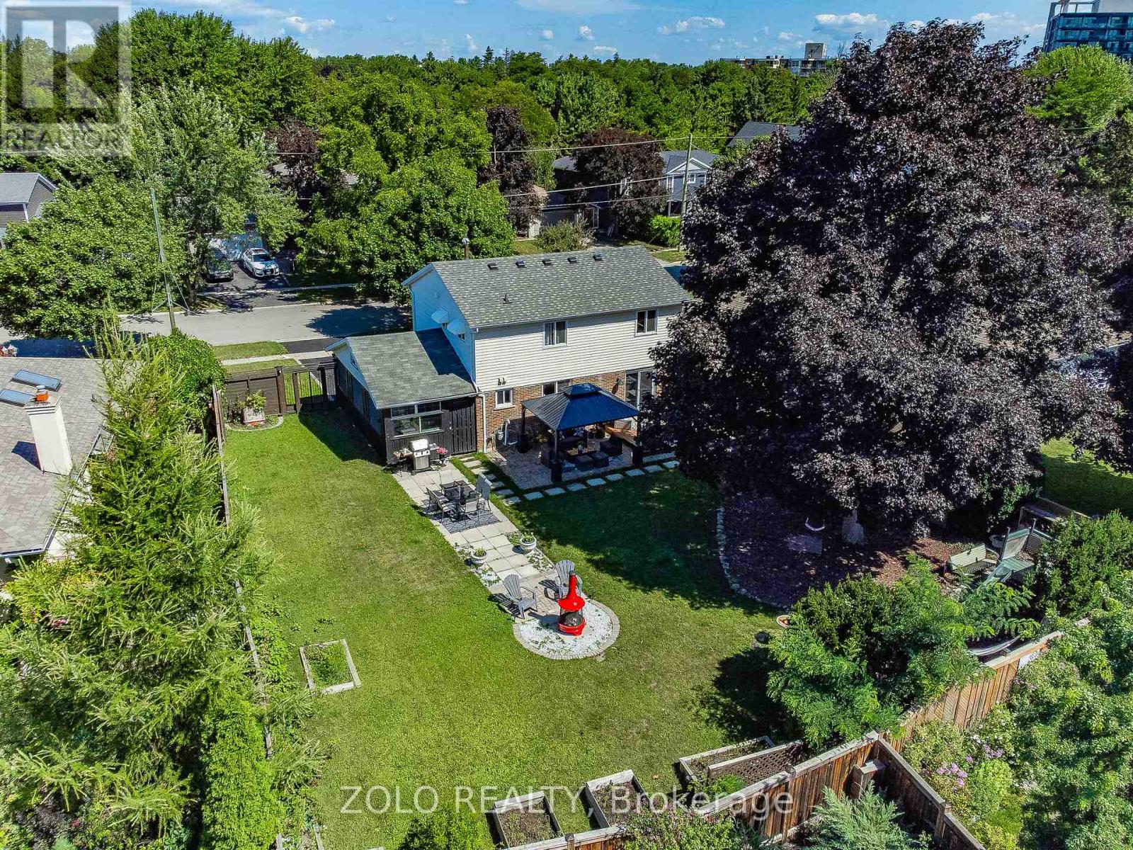 Photo 38 of 18 Fagan Drive, Halton Hills ON