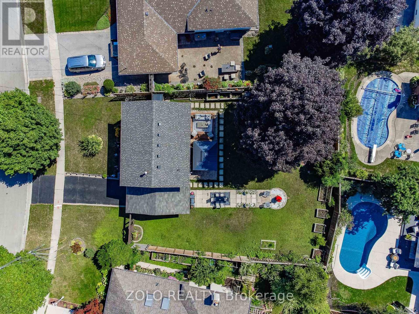 Photo 34 of 18 Fagan Drive, Halton Hills ON
