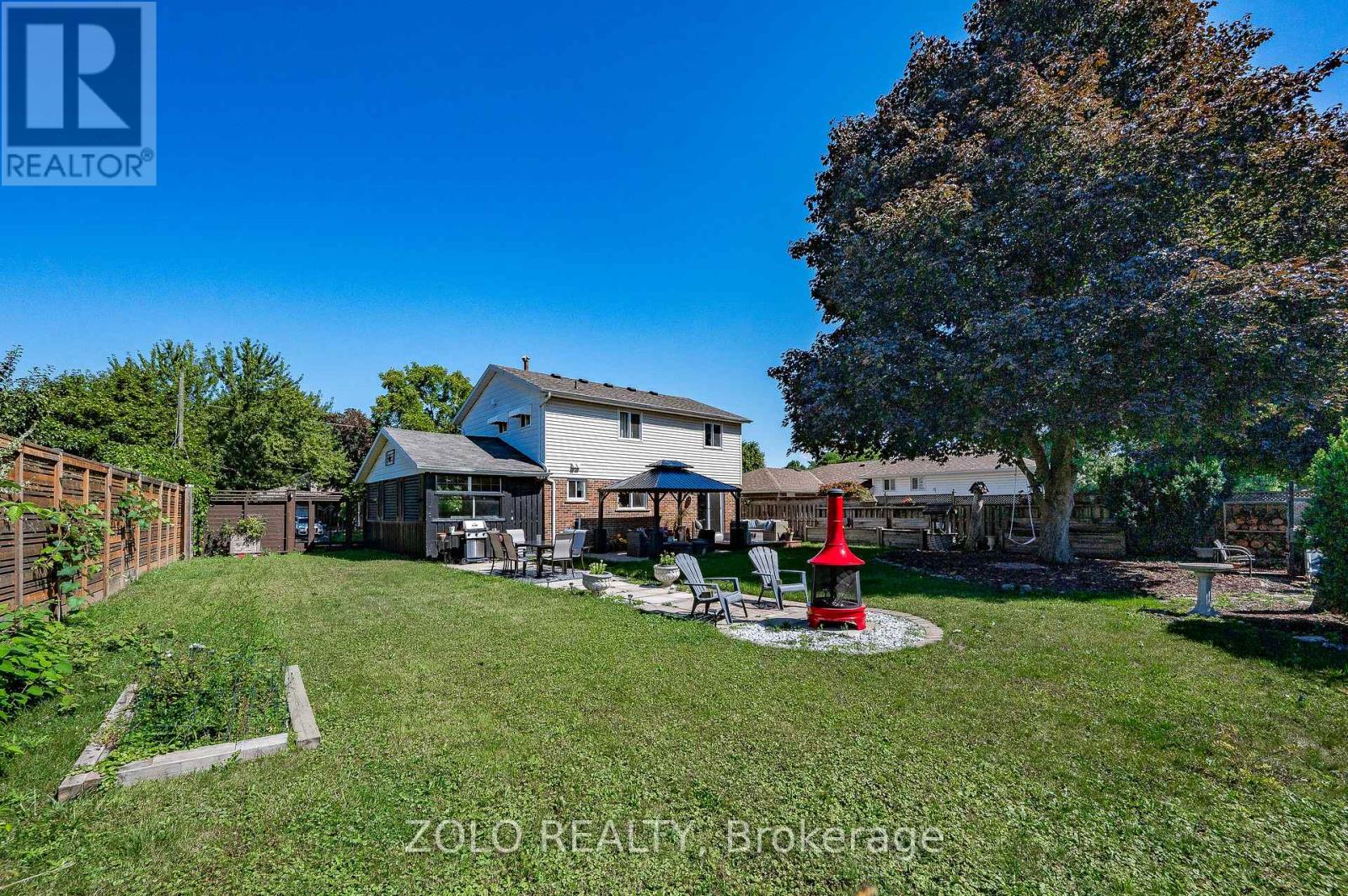 Photo 14 of 18 Fagan Drive, Halton Hills ON