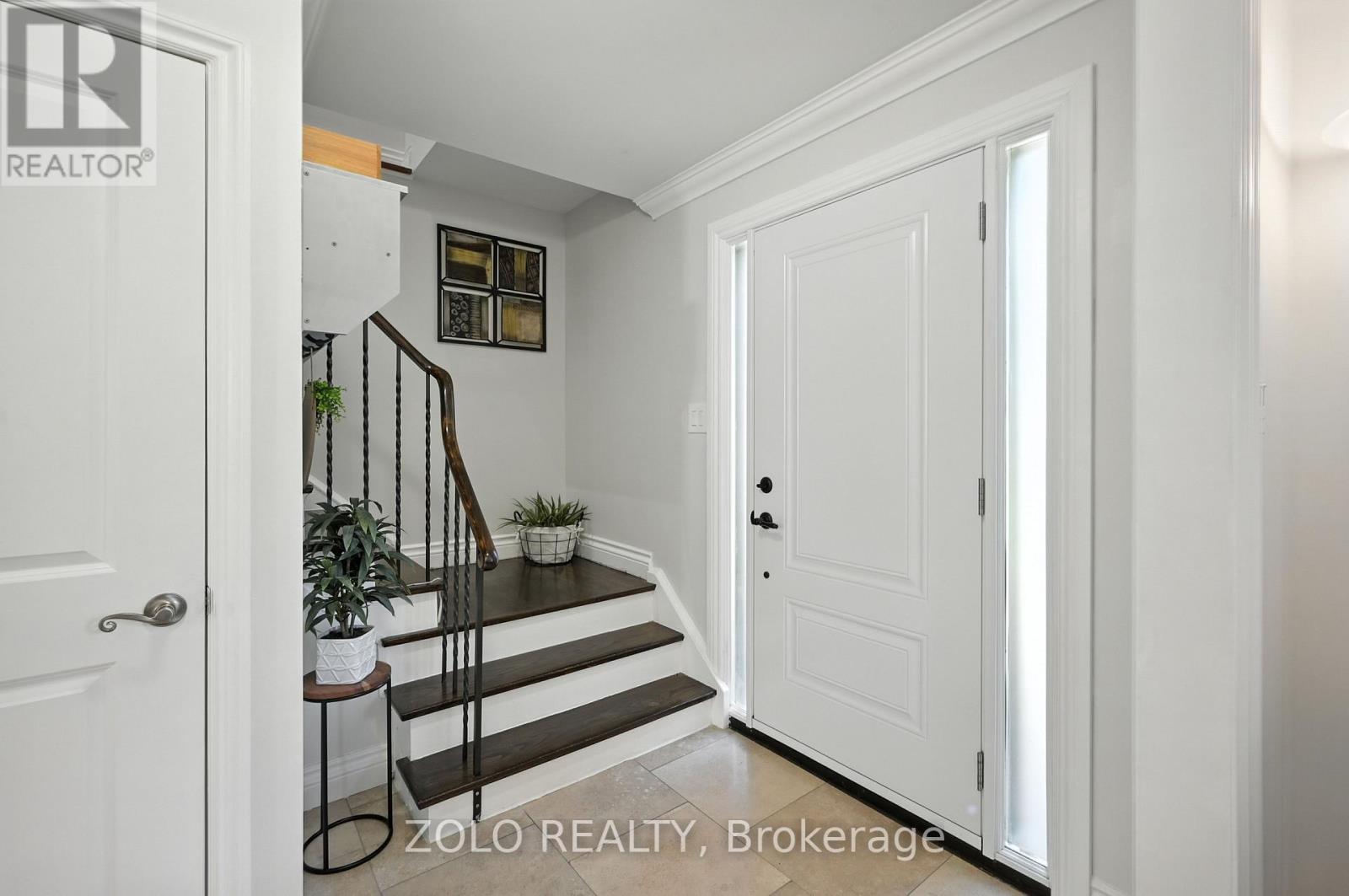 Photo 15 of 18 Fagan Drive, Halton Hills ON