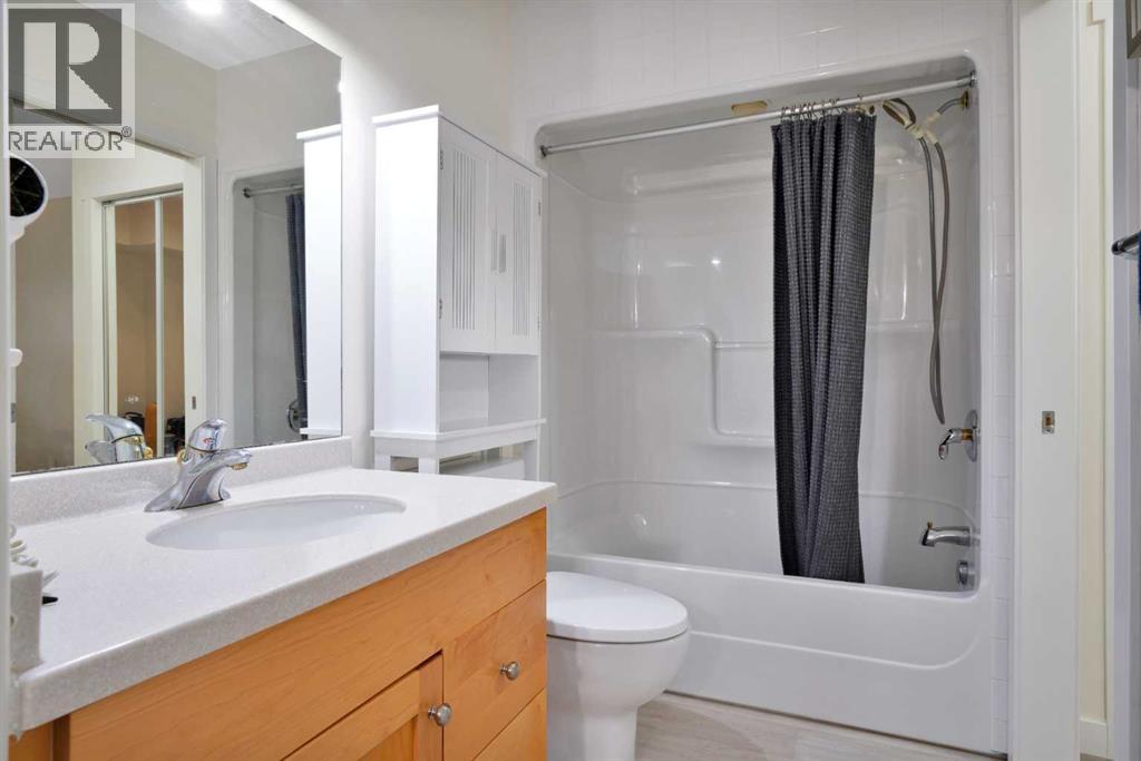 Photo 9 of 310 5100 Lakeshore Drive, Sylvan Lake AB