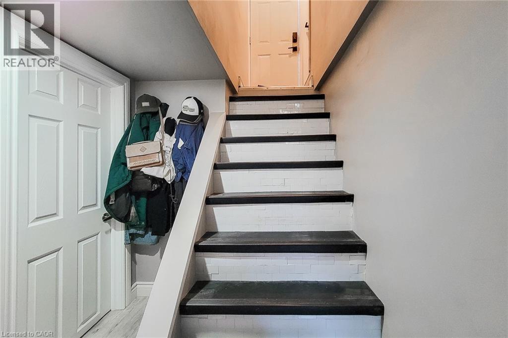 Photo 7 of 345 E Hawkridge Avenue E Unit Basement, Hamilton ON