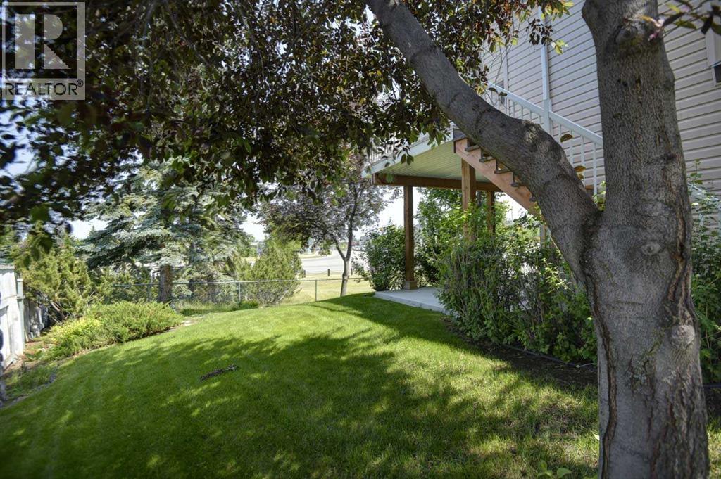 Single Family House Bi-level for Sale in  Somerglen Park SW Somerset Calgary 