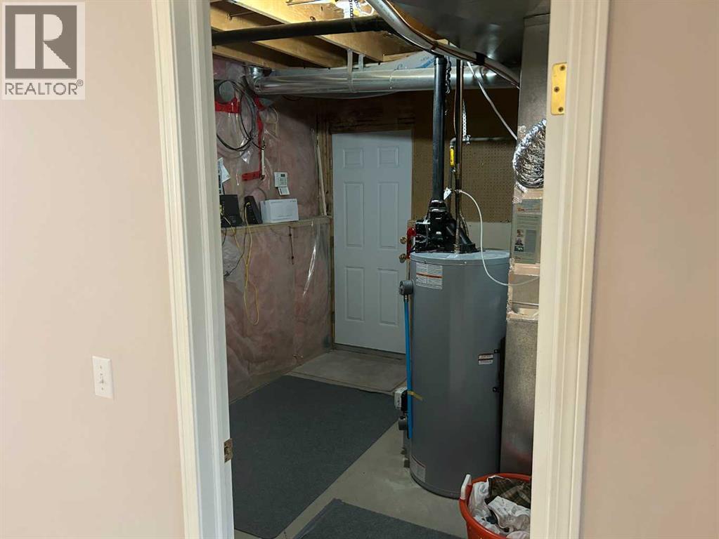 Single Family House Bi-level for Sale in  Somerglen Park SW Somerset Calgary 