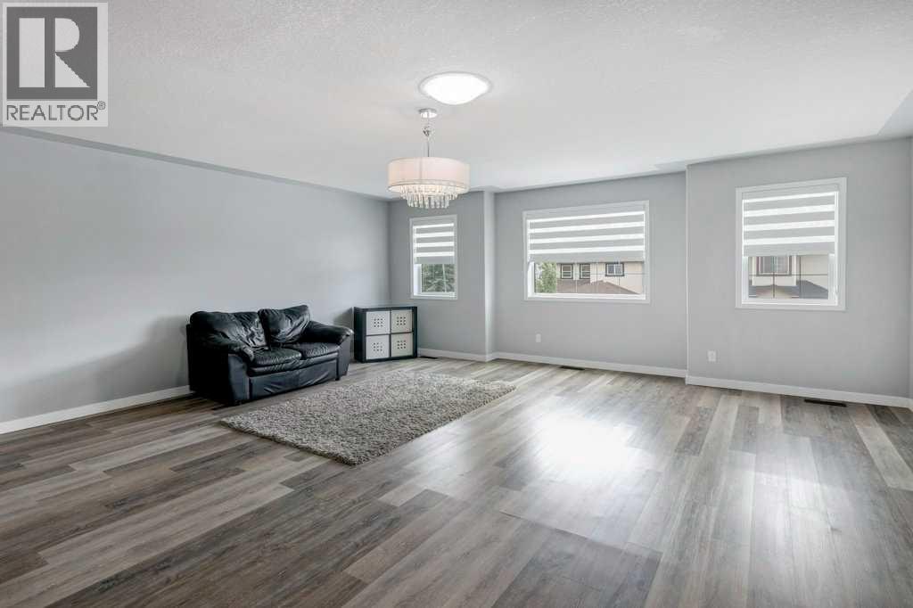 Single Family House for Sale in  Tuscarora Close NW Tuscany Calgary 