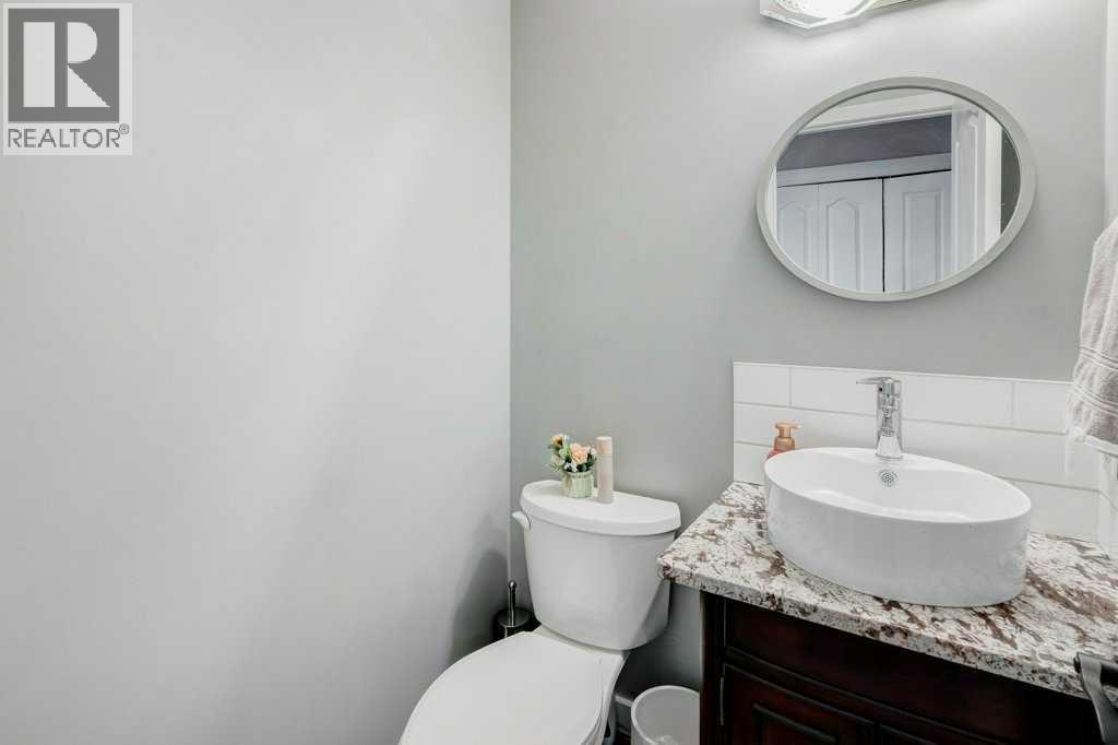 Single Family House for Sale in  Tuscarora Close NW Tuscany Calgary 