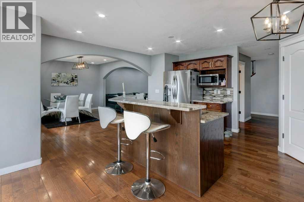 Single Family House for Sale in  Tuscarora Close NW Tuscany Calgary 