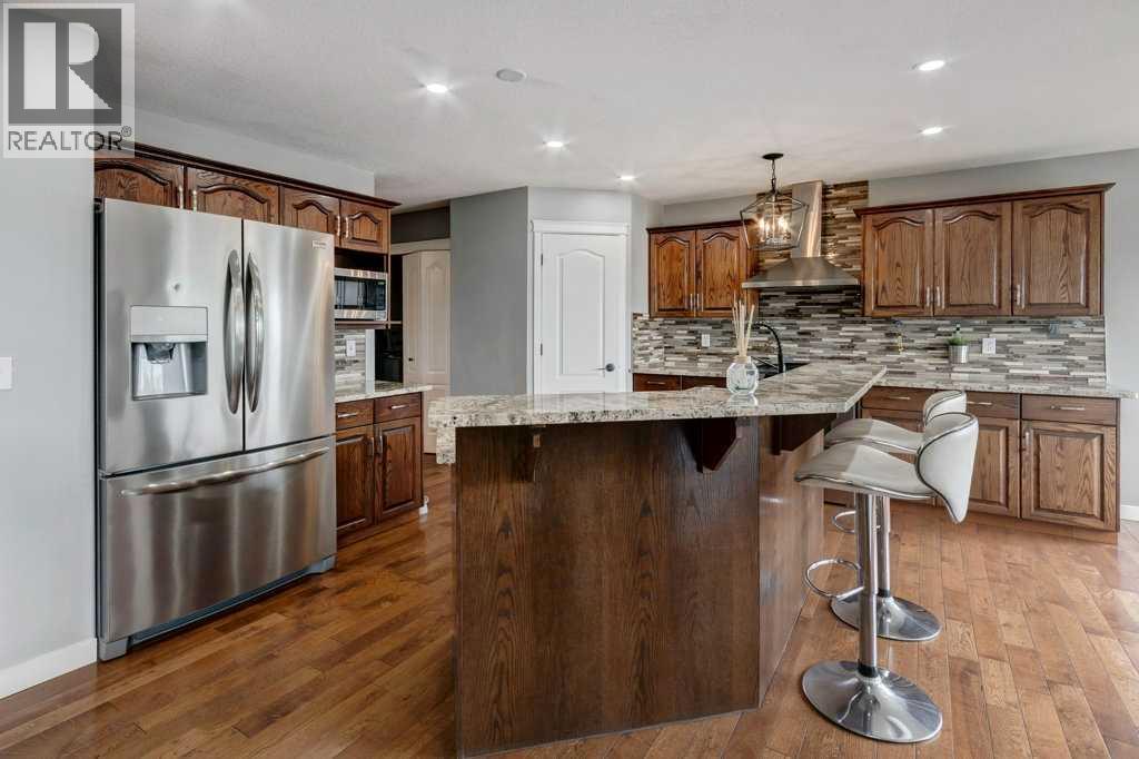Single Family House for Sale in  Tuscarora Close NW Tuscany Calgary 