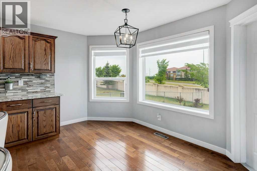 Single Family House for Sale in  Tuscarora Close NW Tuscany Calgary 