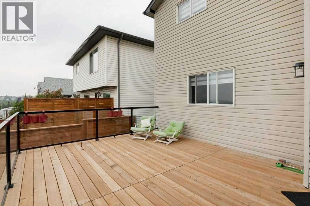 Single Family House for Sale in  Tuscarora Close NW Tuscany Calgary 