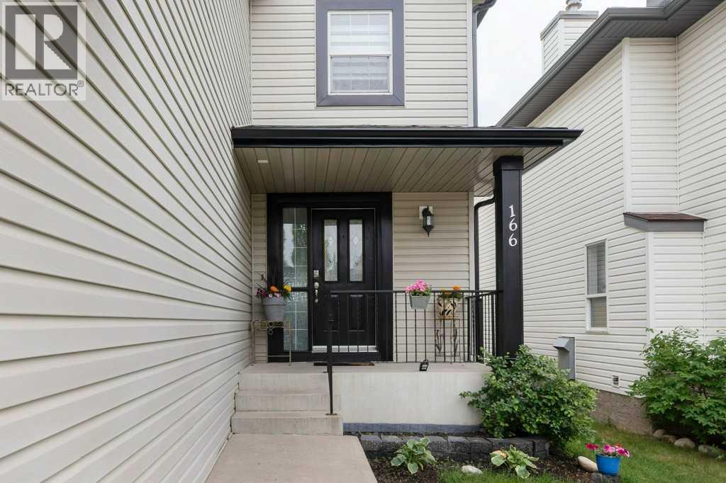 Single Family House for Sale in  Tuscarora Close NW Tuscany Calgary 