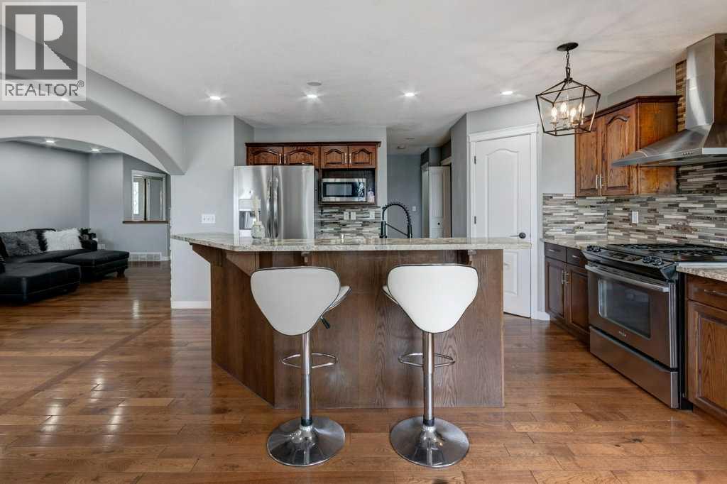 Single Family House for Sale in  Tuscarora Close NW Tuscany Calgary 