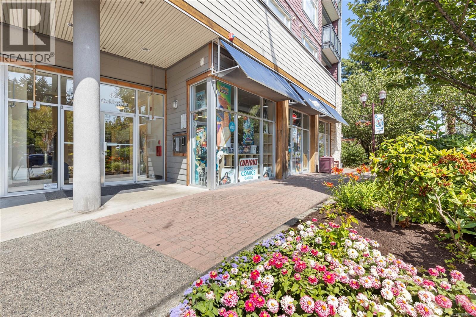 Photo 3 of 307 844 Goldstream Ave, Langford BC