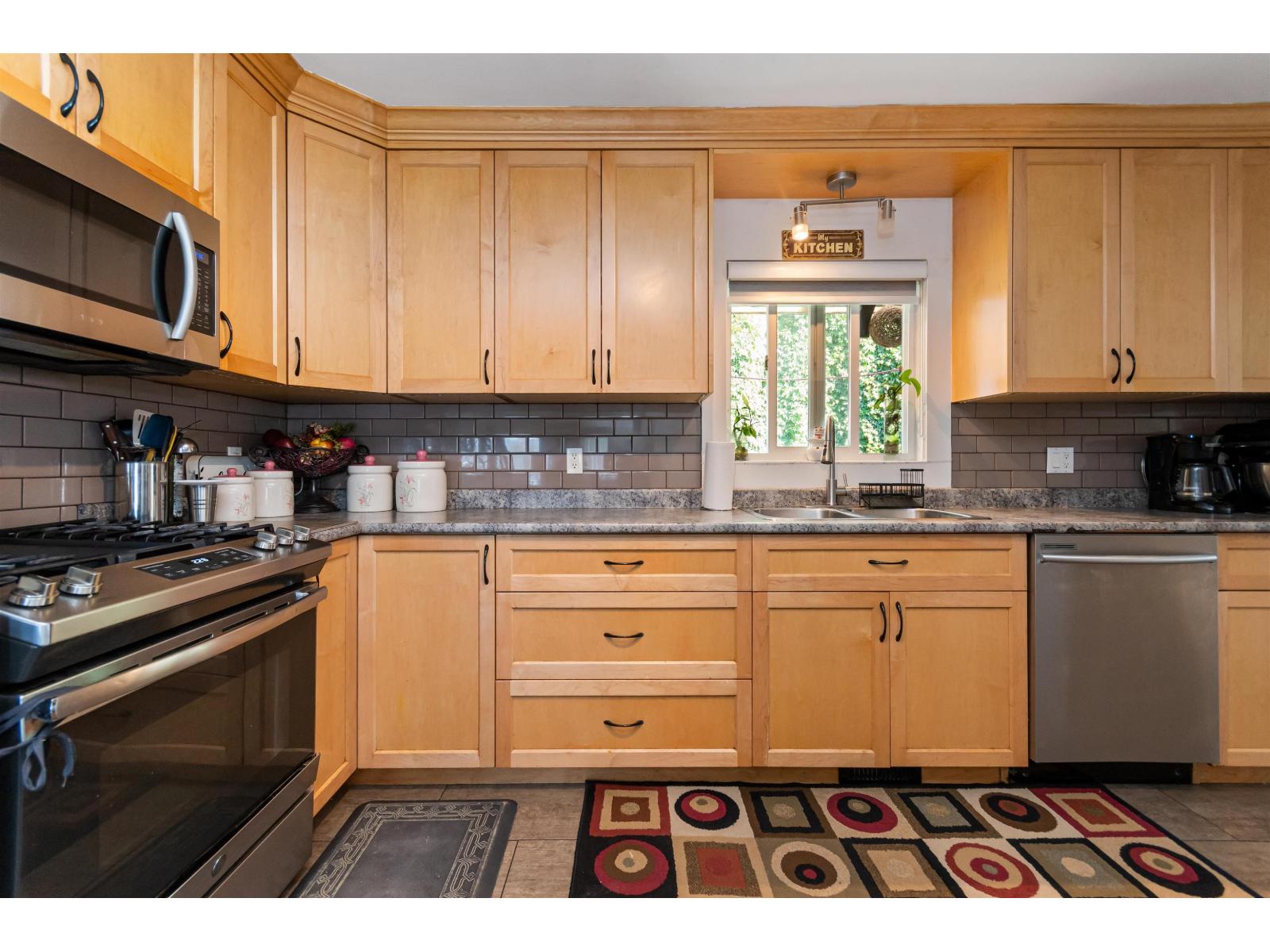Photo 9 of 8550 Norman Crescent Chilliwack Proper South, Chilliwack BC