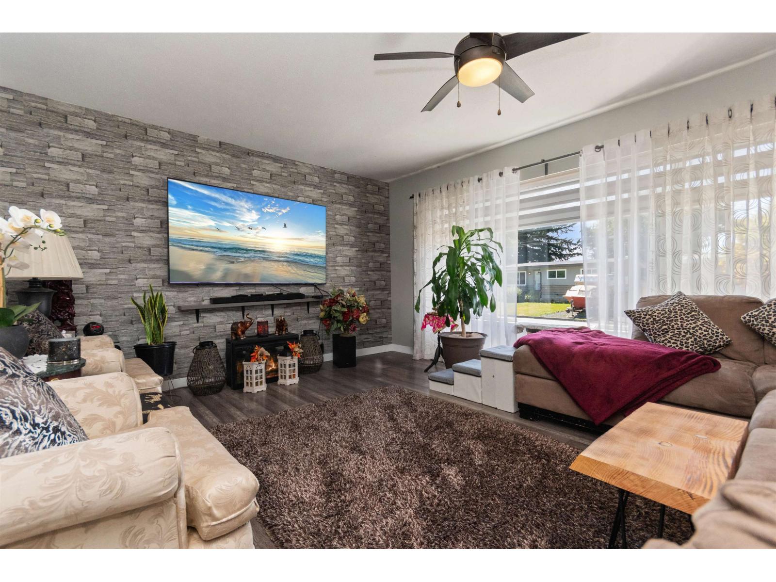 Photo 5 of 8550 Norman Crescent Chilliwack Proper South, Chilliwack BC