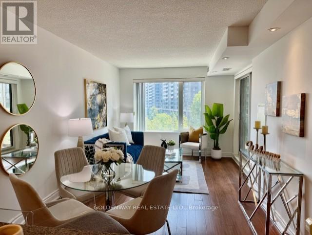 Photo 3 of 501 233 South Park Road, Markham ON