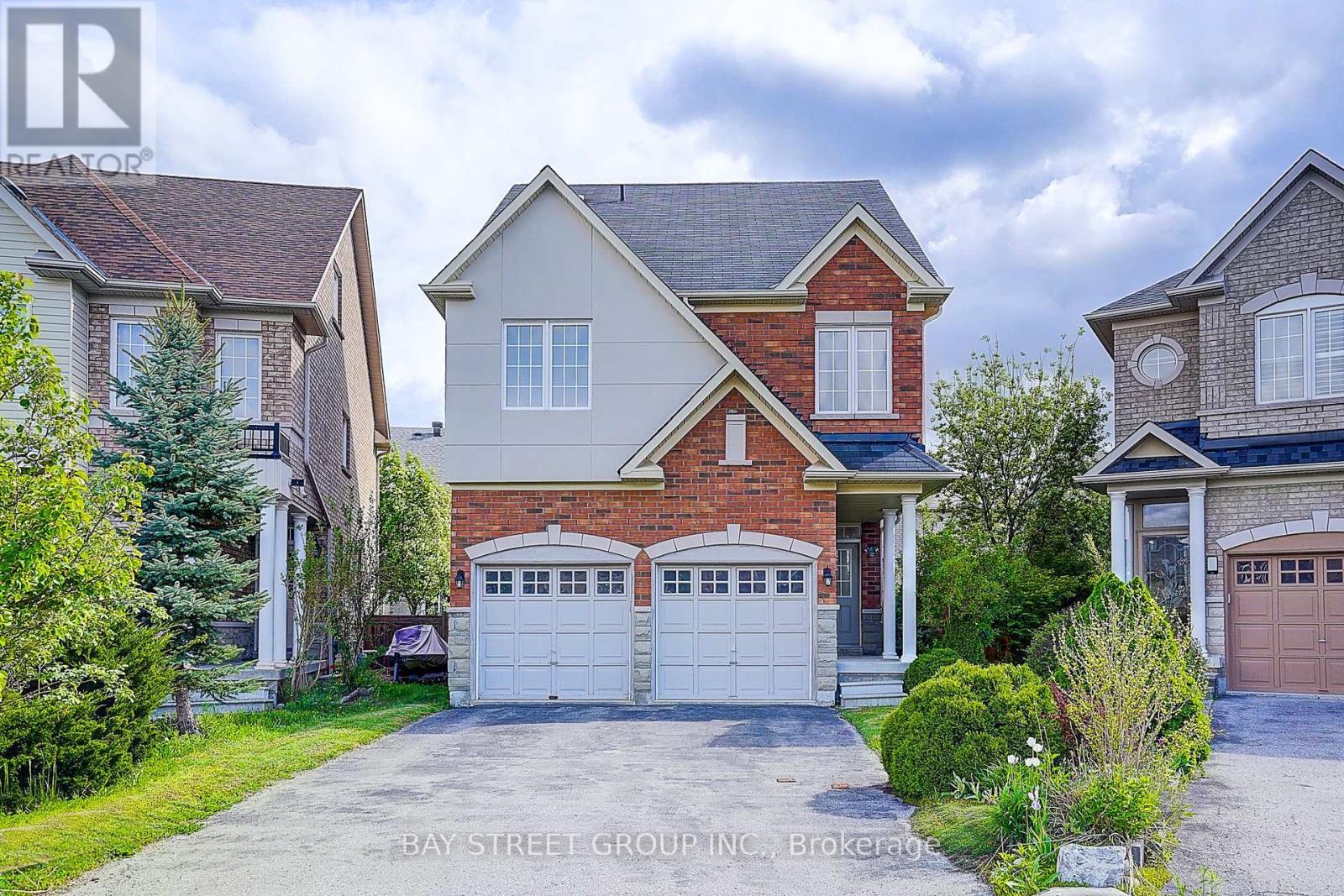 Photo 1 of 36 Shell Court, Richmond Hill ON