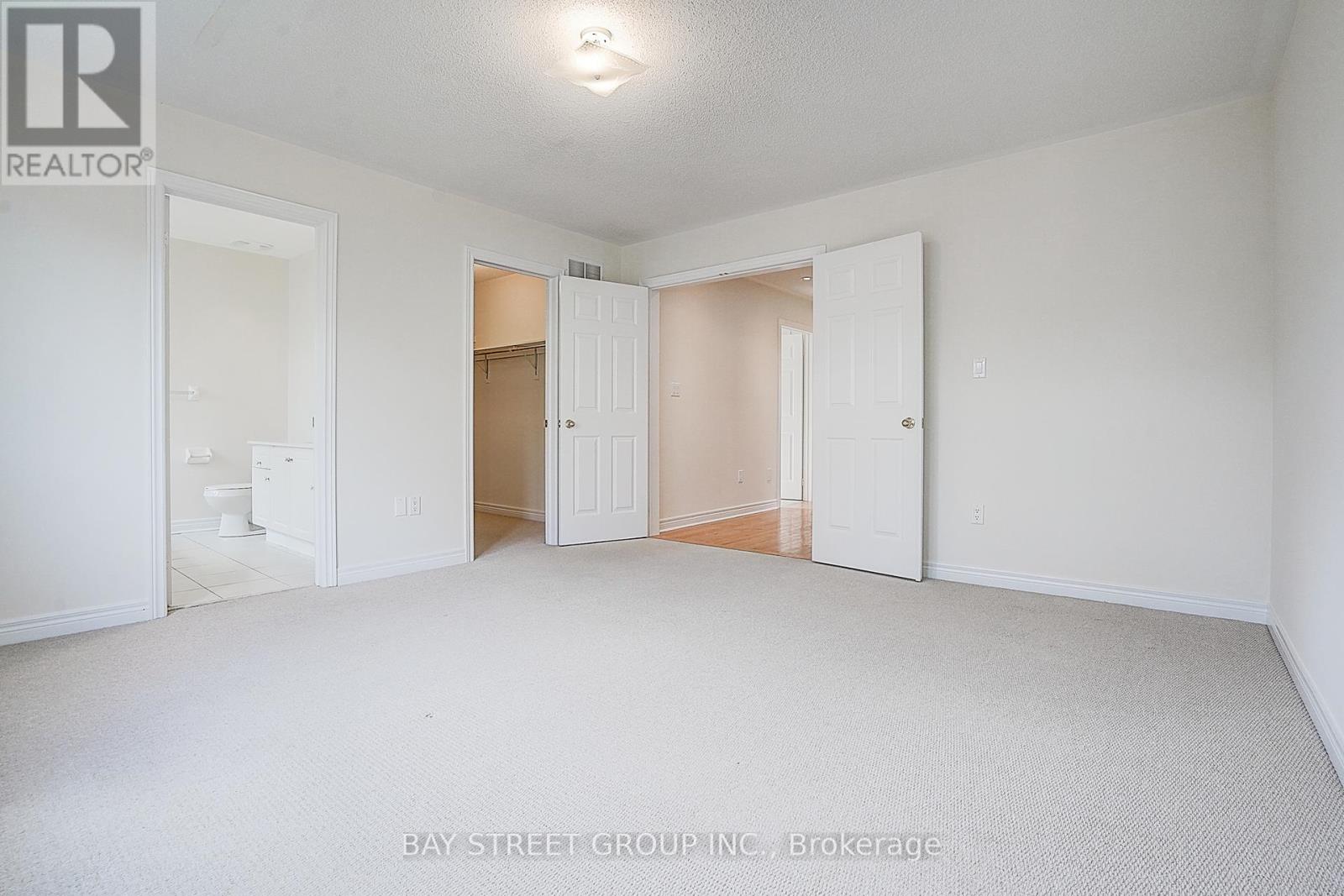 Photo 23 of 36 Shell Court, Richmond Hill ON