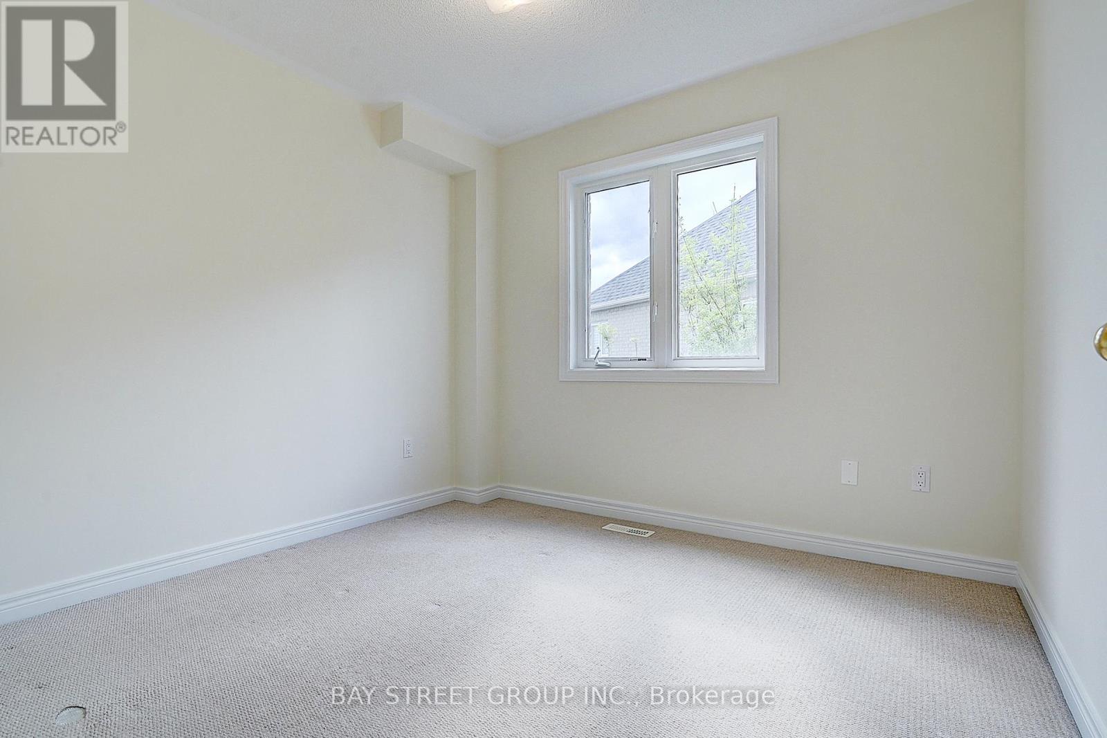 Photo 27 of 36 Shell Court, Richmond Hill ON