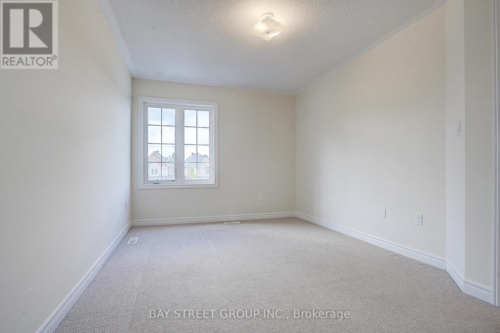 Photo 29 of 36 Shell Court, Richmond Hill ON