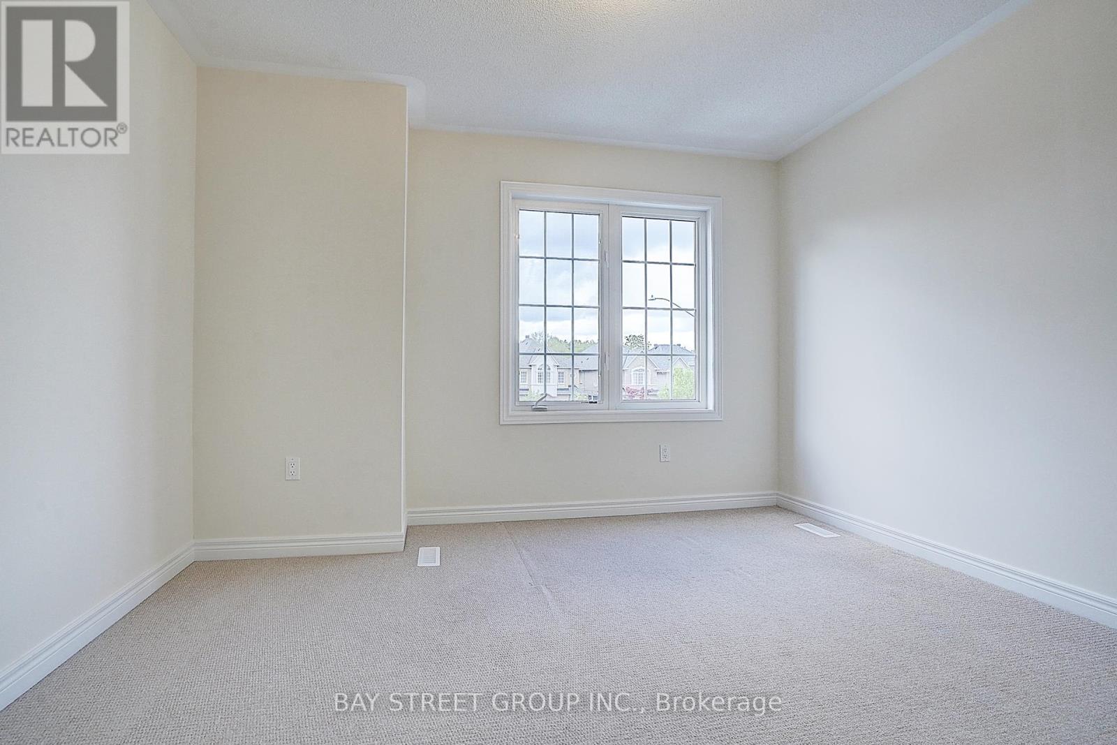Photo 31 of 36 Shell Court, Richmond Hill ON