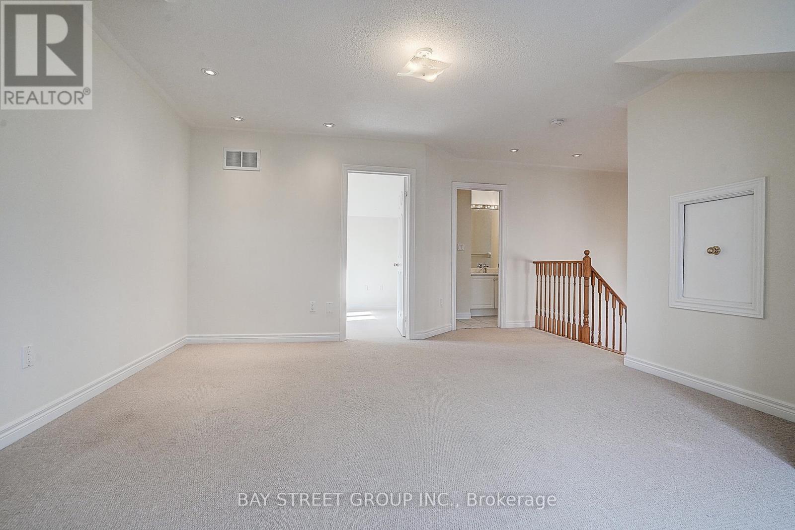 Photo 39 of 36 Shell Court, Richmond Hill ON