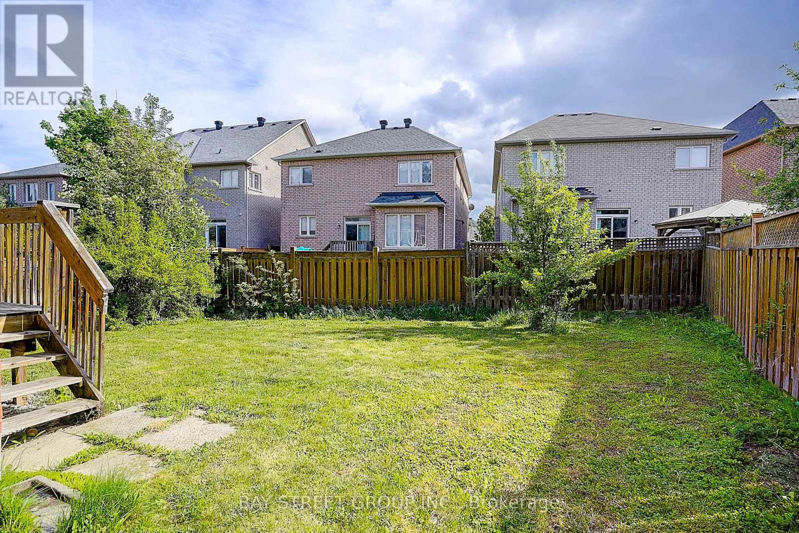 Photo 44 of 36 Shell Court, Richmond Hill ON