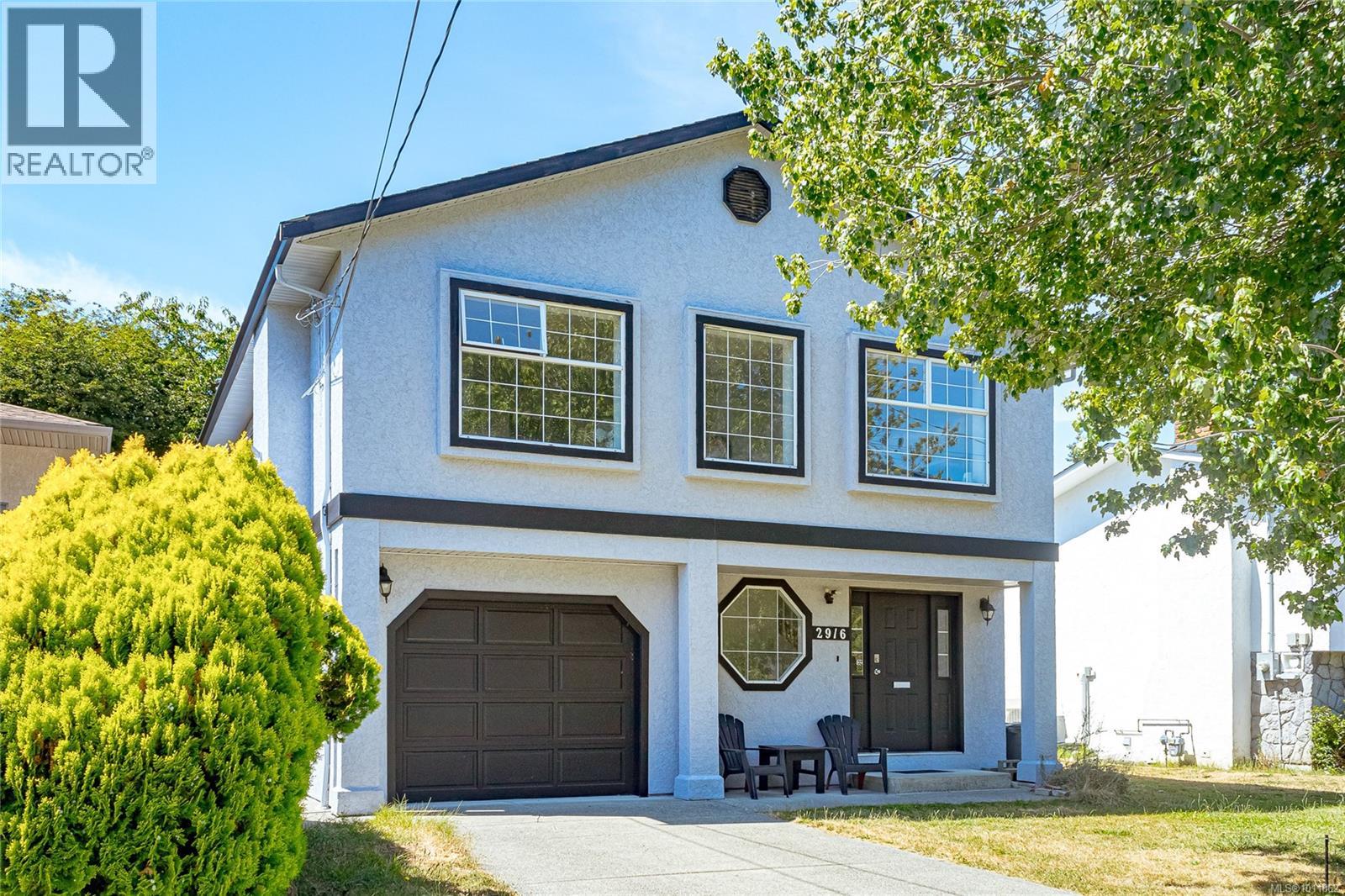 Photo 2 of 2916 Scott St, Victoria BC