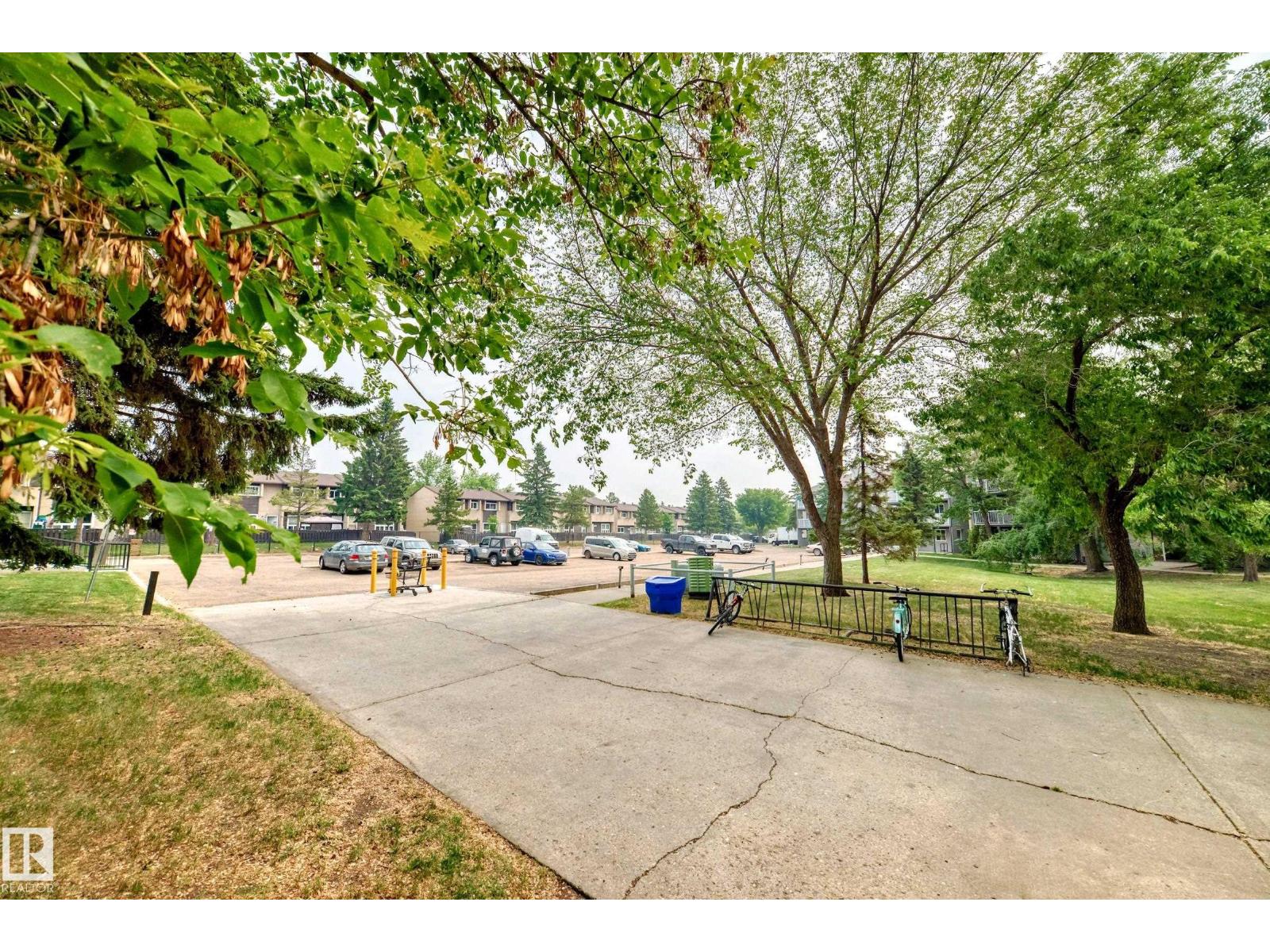 Photo 29 of 105 6212 180 St Nw, Edmonton AB