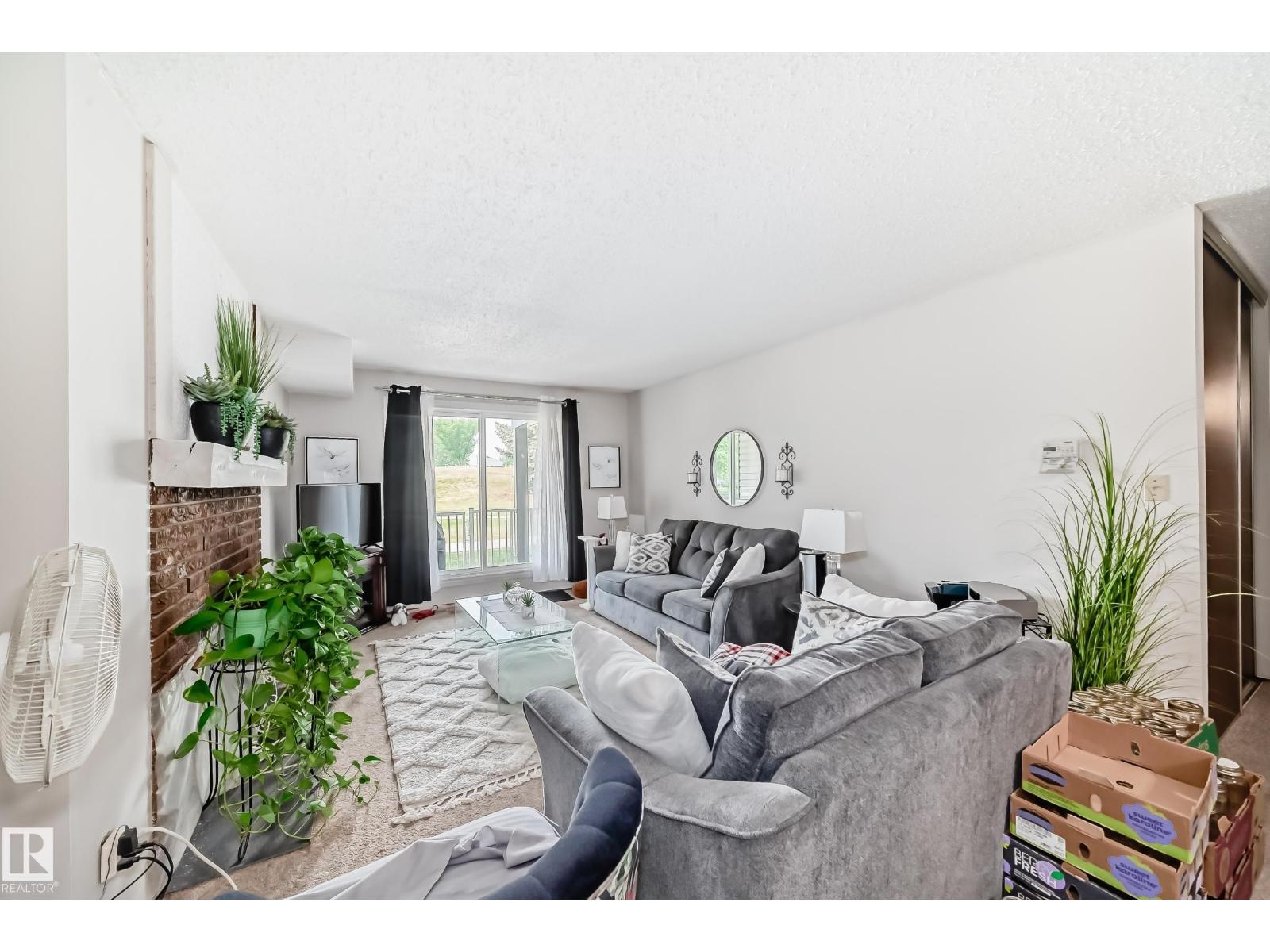 Photo 3 of 105 6212 180 St Nw, Edmonton AB