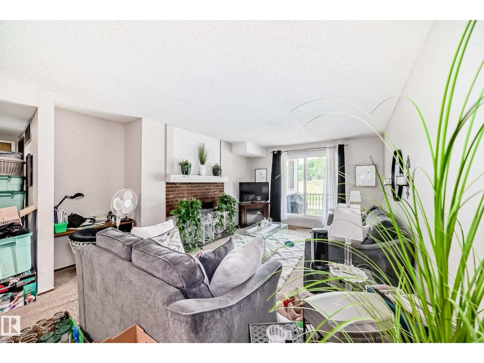 Photo 4 of 105 6212 180 St Nw, Edmonton AB