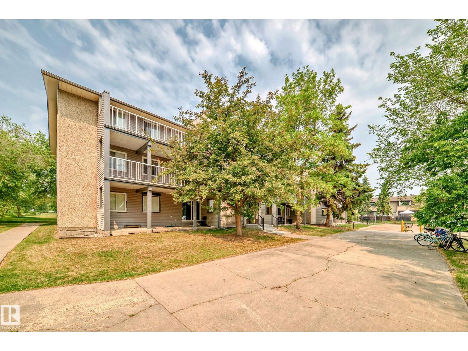 Photo 32 of 105 6212 180 St Nw, Edmonton AB