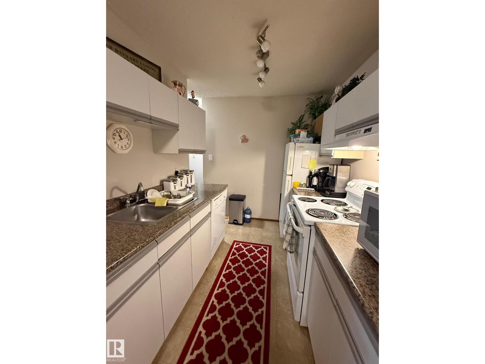 Photo 36 of 105 6212 180 St Nw, Edmonton AB
