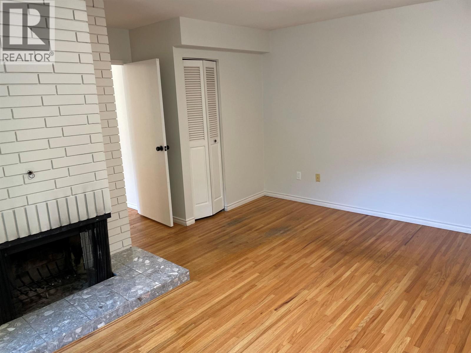 801 235 KEITH ROAD, West Vancouver