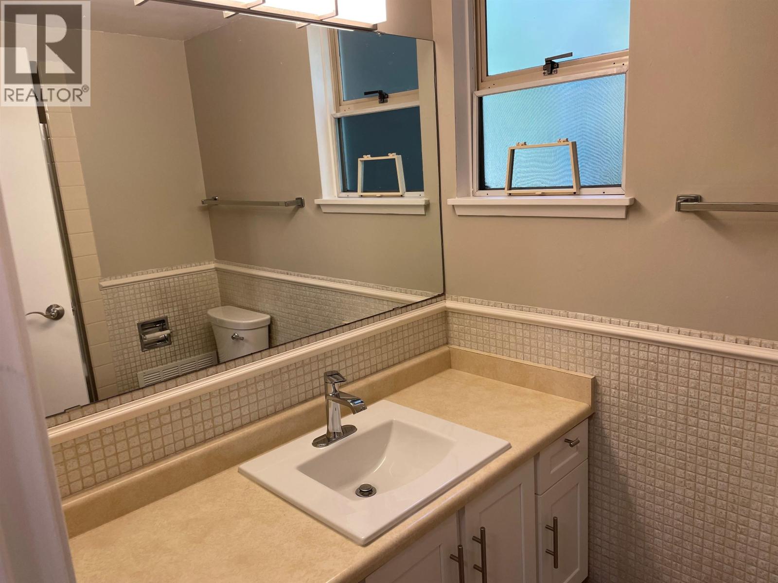 801 235 KEITH ROAD, West Vancouver