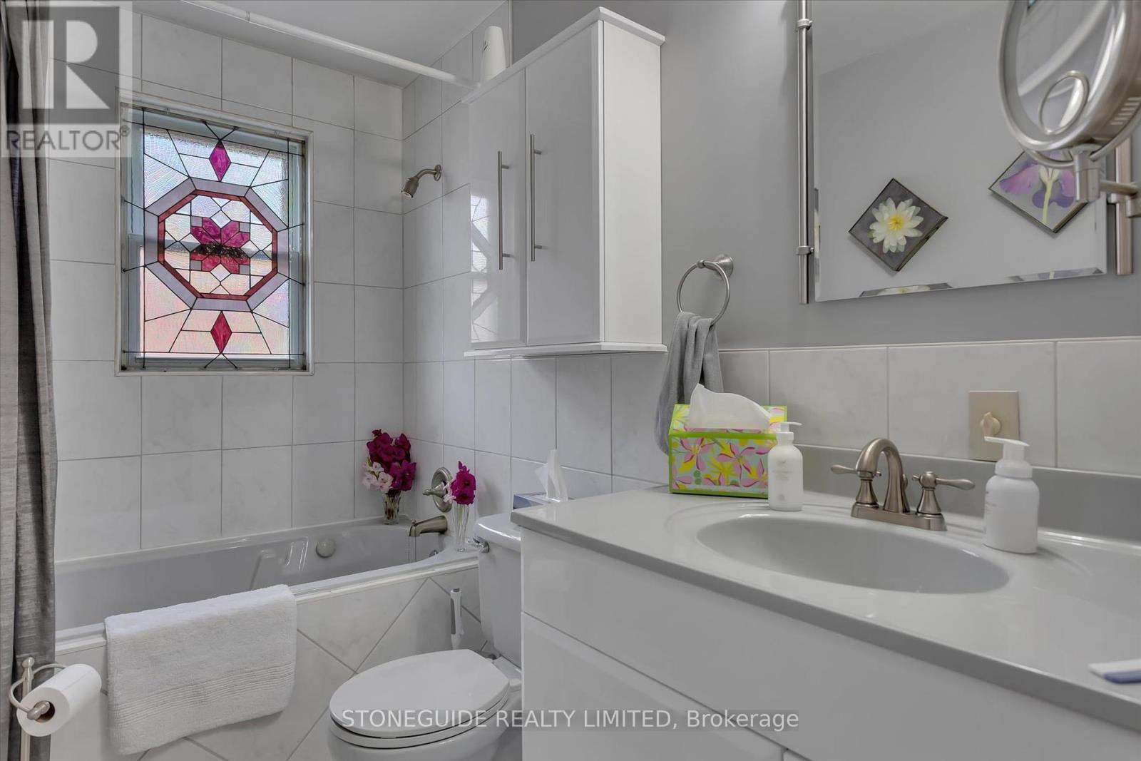 Photo 5 of 687 Orpington Road, Peterborough ON