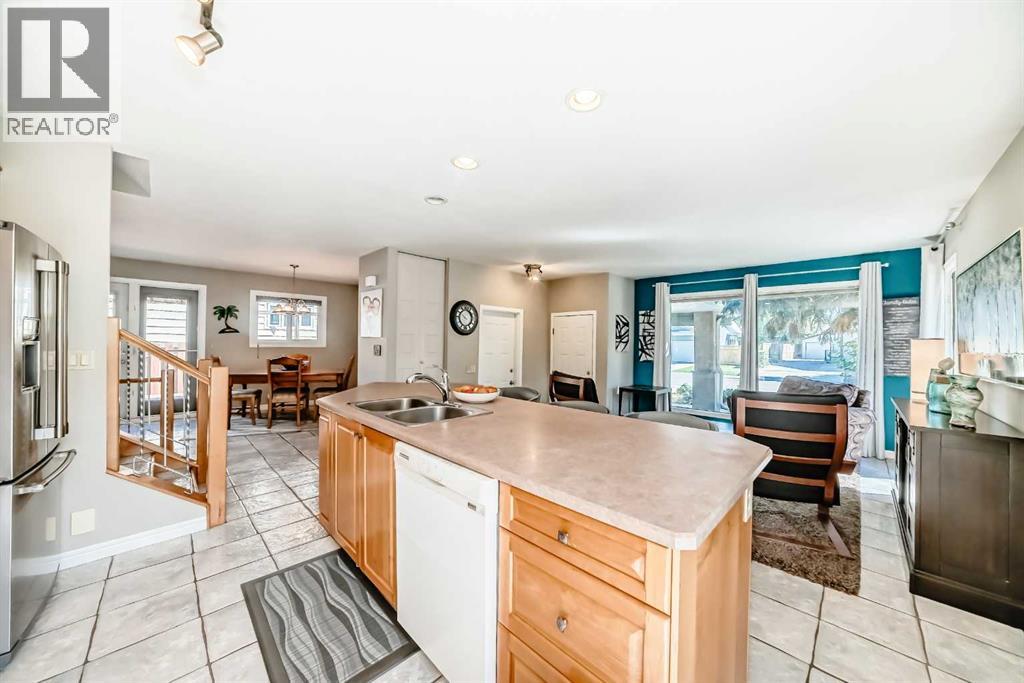 Single Family House 3 Level for Sale in  Deer Run Close SE Deer Run Calgary 