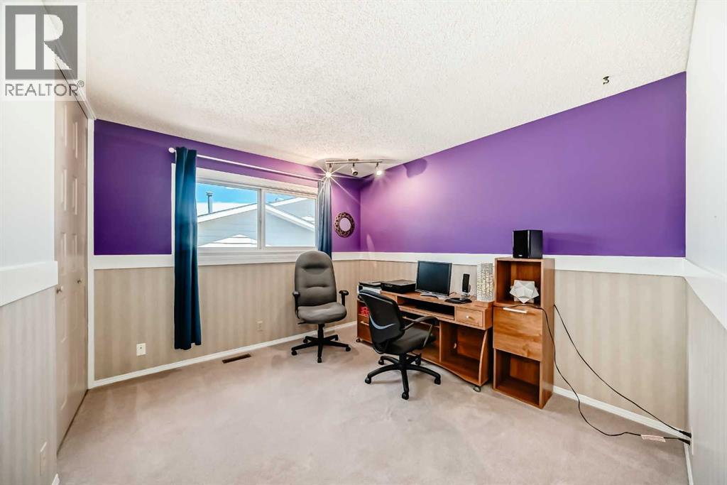 Single Family House 3 Level for Sale in  Deer Run Close SE Deer Run Calgary 