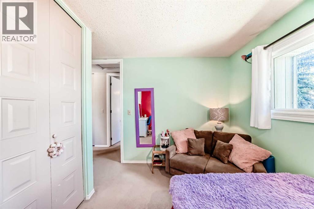 Single Family House 3 Level for Sale in  Deer Run Close SE Deer Run Calgary 