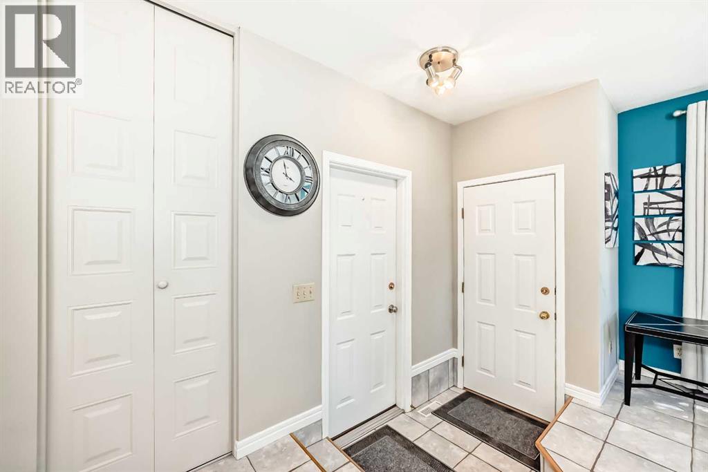 Single Family House 3 Level for Sale in  Deer Run Close SE Deer Run Calgary 