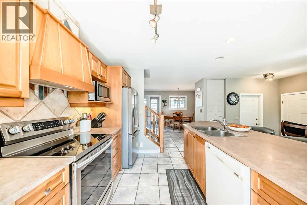 Single Family House 3 Level for Sale in  Deer Run Close SE Deer Run Calgary 