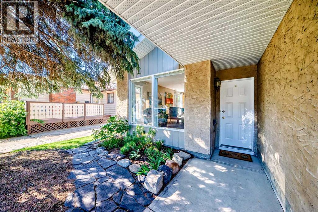 Single Family House 3 Level for Sale in  Deer Run Close SE Deer Run Calgary 