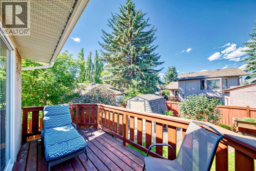 Single Family House 3 Level for Sale in  Deer Run Close SE Deer Run Calgary 
