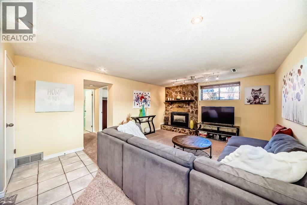 Single Family House 3 Level for Sale in  Deer Run Close SE Deer Run Calgary 